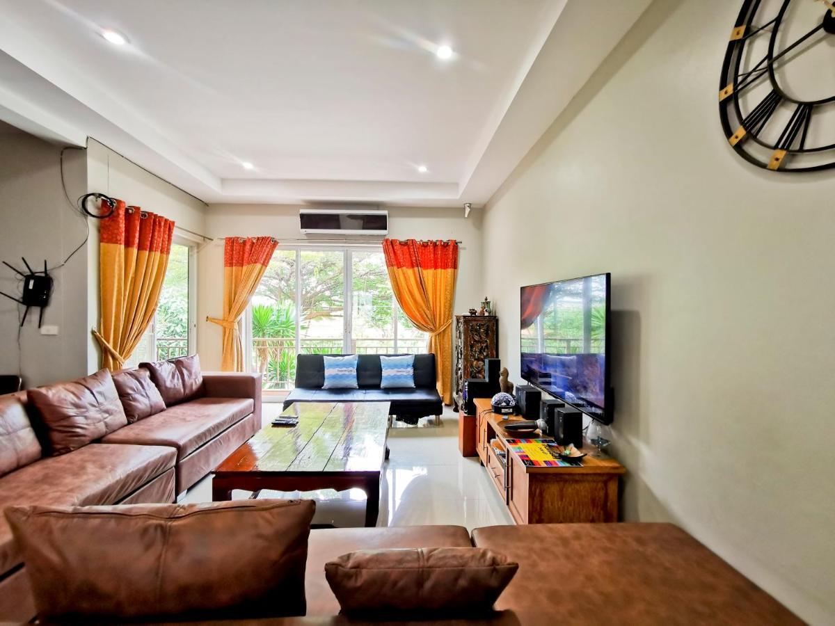 Thepprasit Cosy Villa Джомтиен Бийч Екстериор снимка
