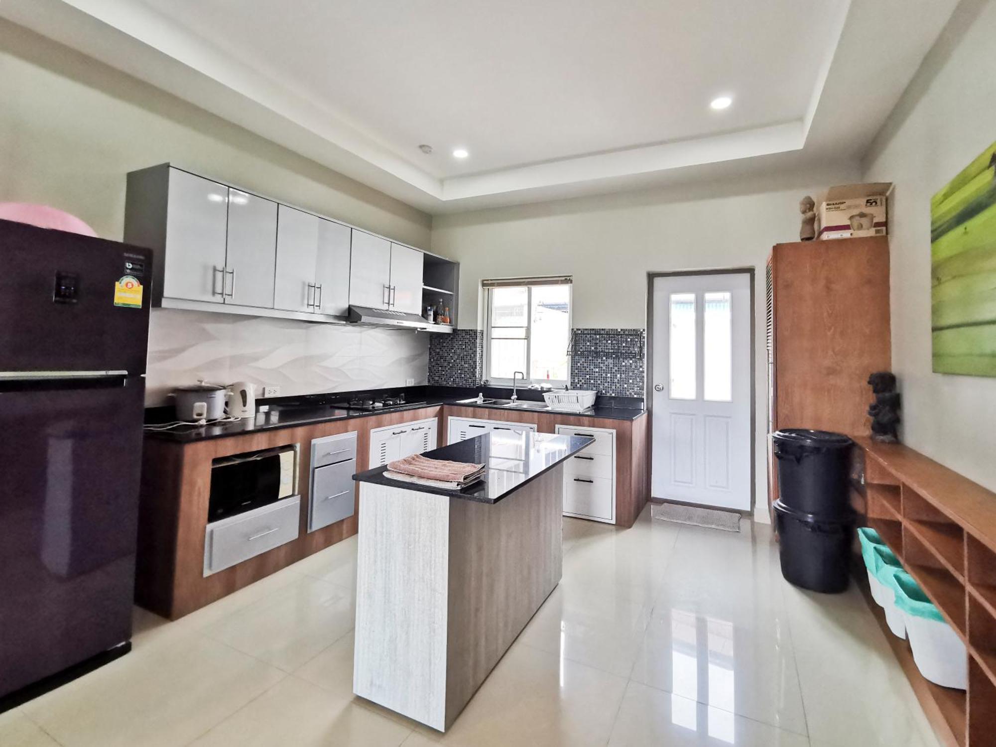 Thepprasit Cosy Villa Джомтиен Бийч Екстериор снимка